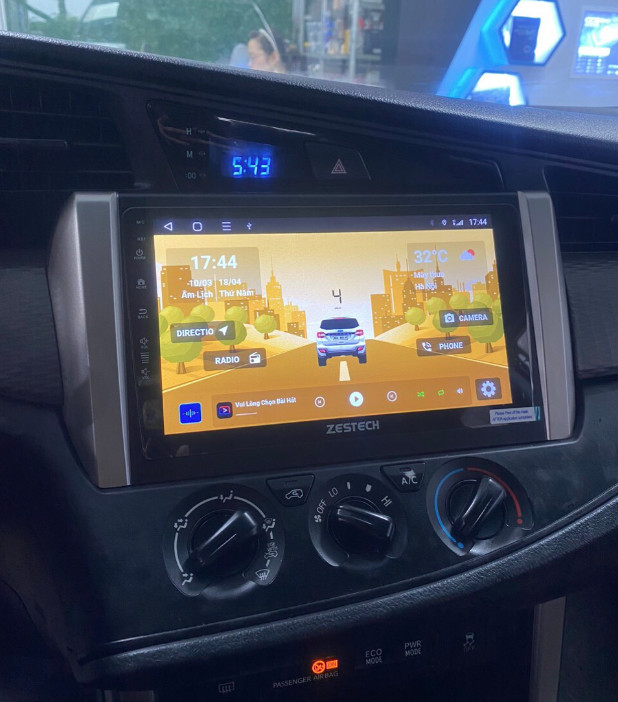 Nâng cấp màn hình ô tô: Màn Zestech cho xe Innova
